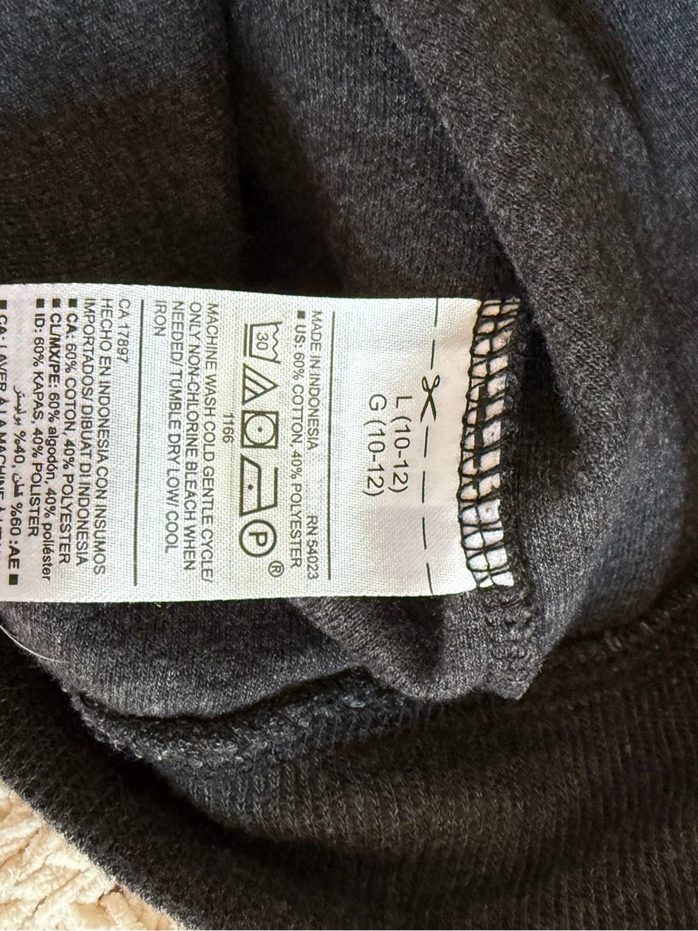 Old Navy Boys V-Neck Sweater Size 10/12 – Charcoal Gray